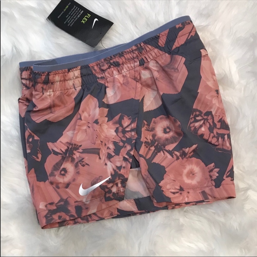 🌸 Nike running shorts 🌸 - Picture 2 of 4
